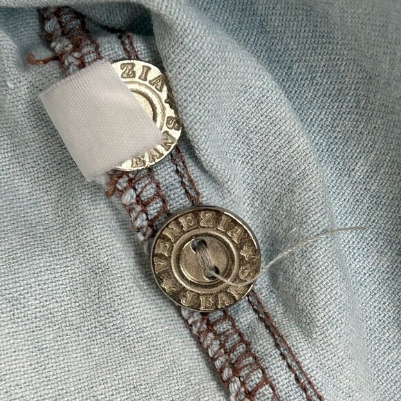 Venezia Jeans Womens Light Wash Denim Long Sleeve Button-Down Shirt Blue Casual - Picture 3 of 6